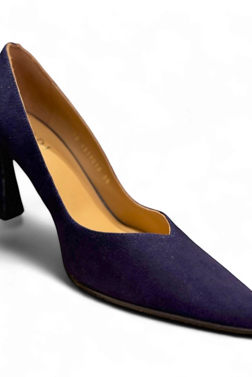 Navy suede Lodi Ralina pointed court with V-cut vamp and 8 cm flared low heeL