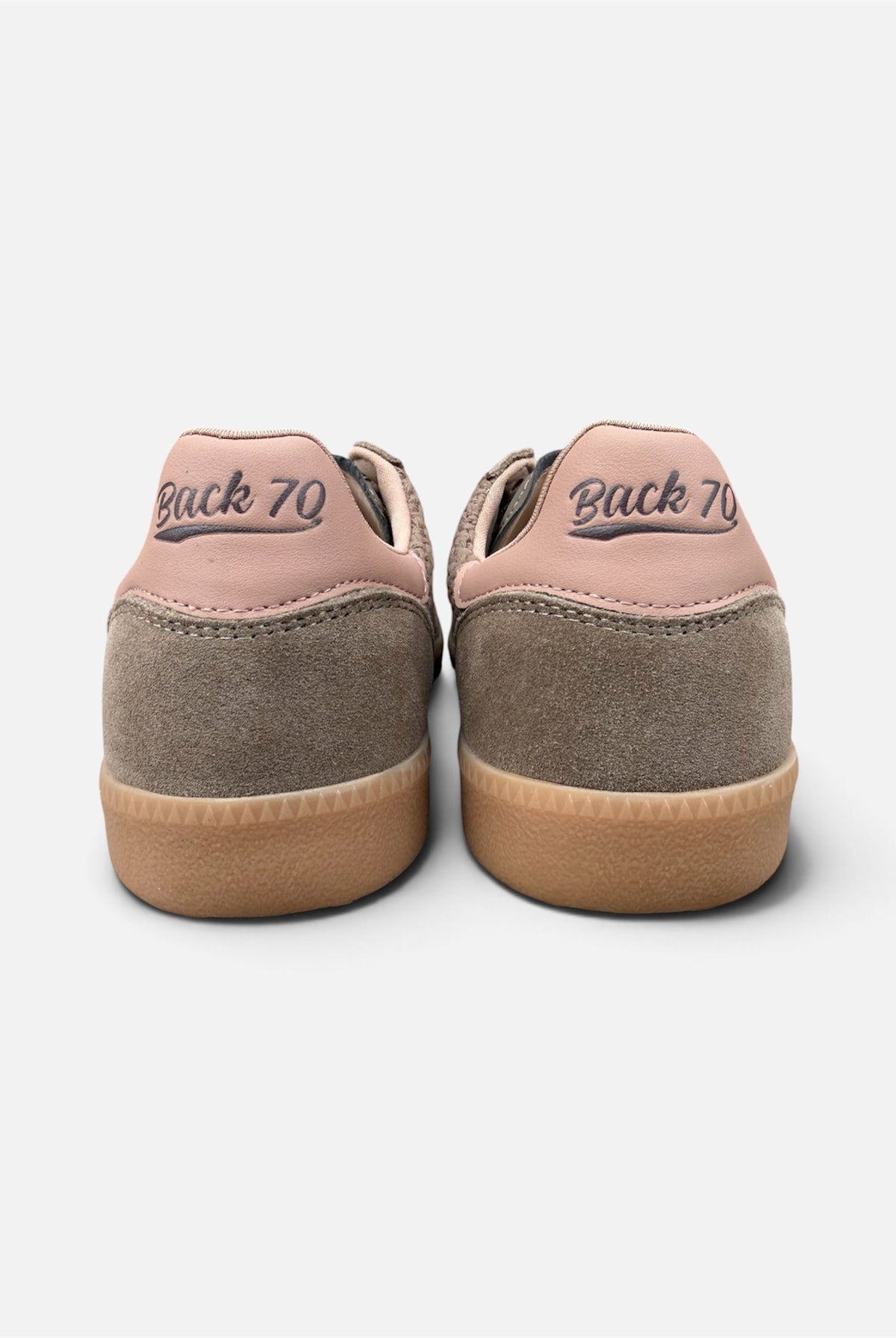 Back 70 Cloud taupe trainers – pink branded heel detail