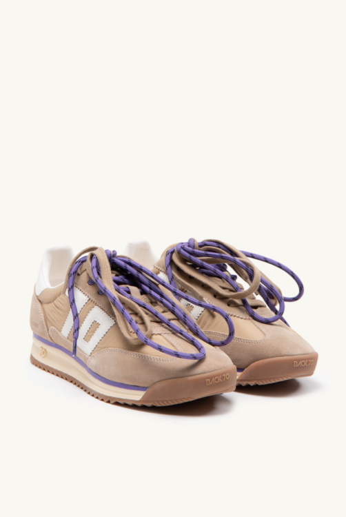 Back 70 Jogger Spongy beige leather trainers with purple laces
