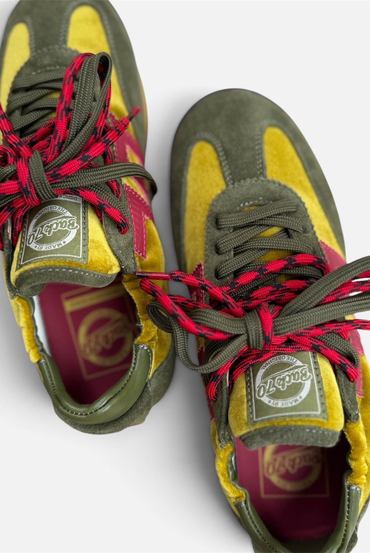 Back 70 Rocket lime trainers – lace and suede detail view