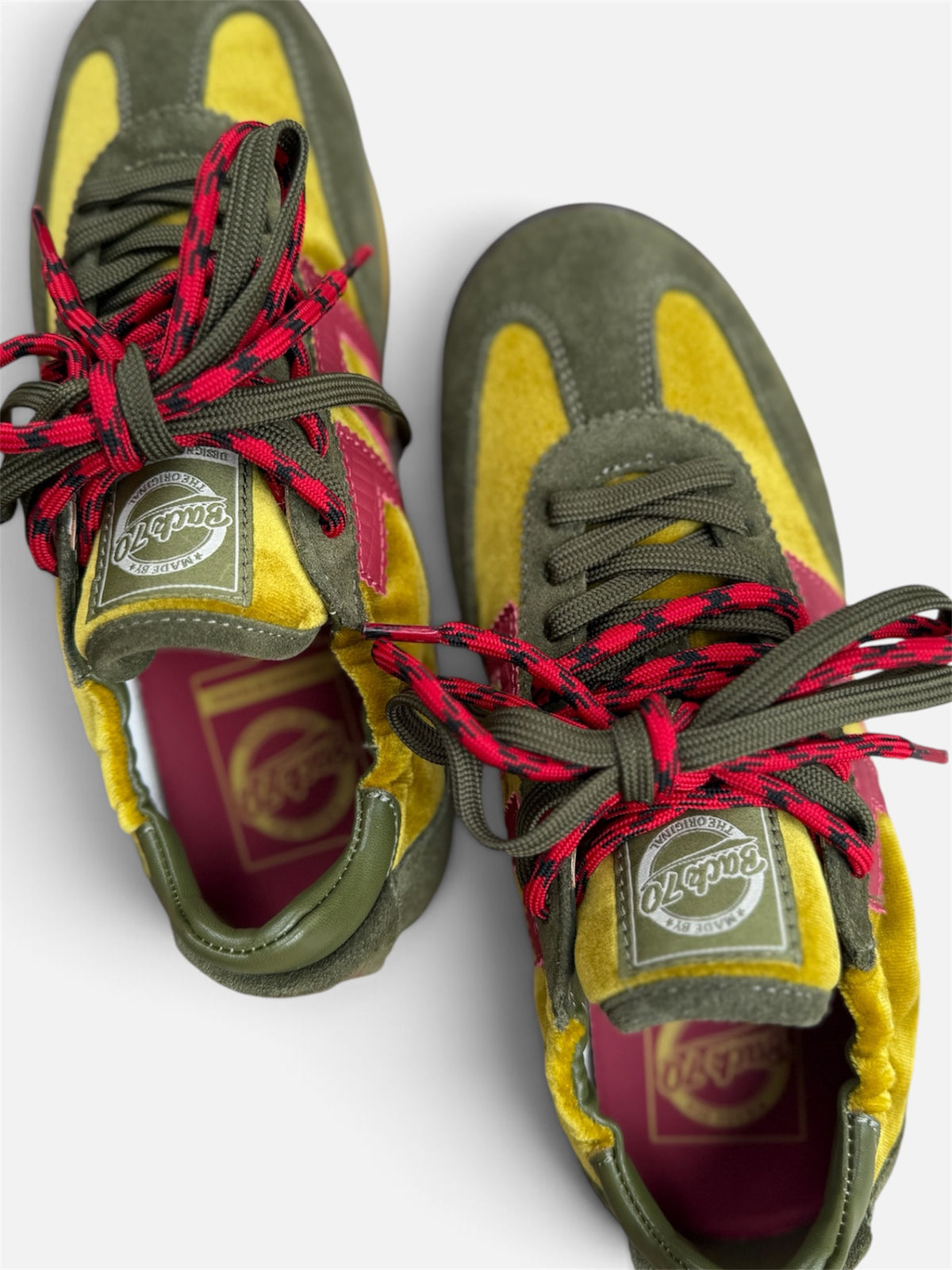 Back 70 Rocket lime trainers – lace and suede detail view