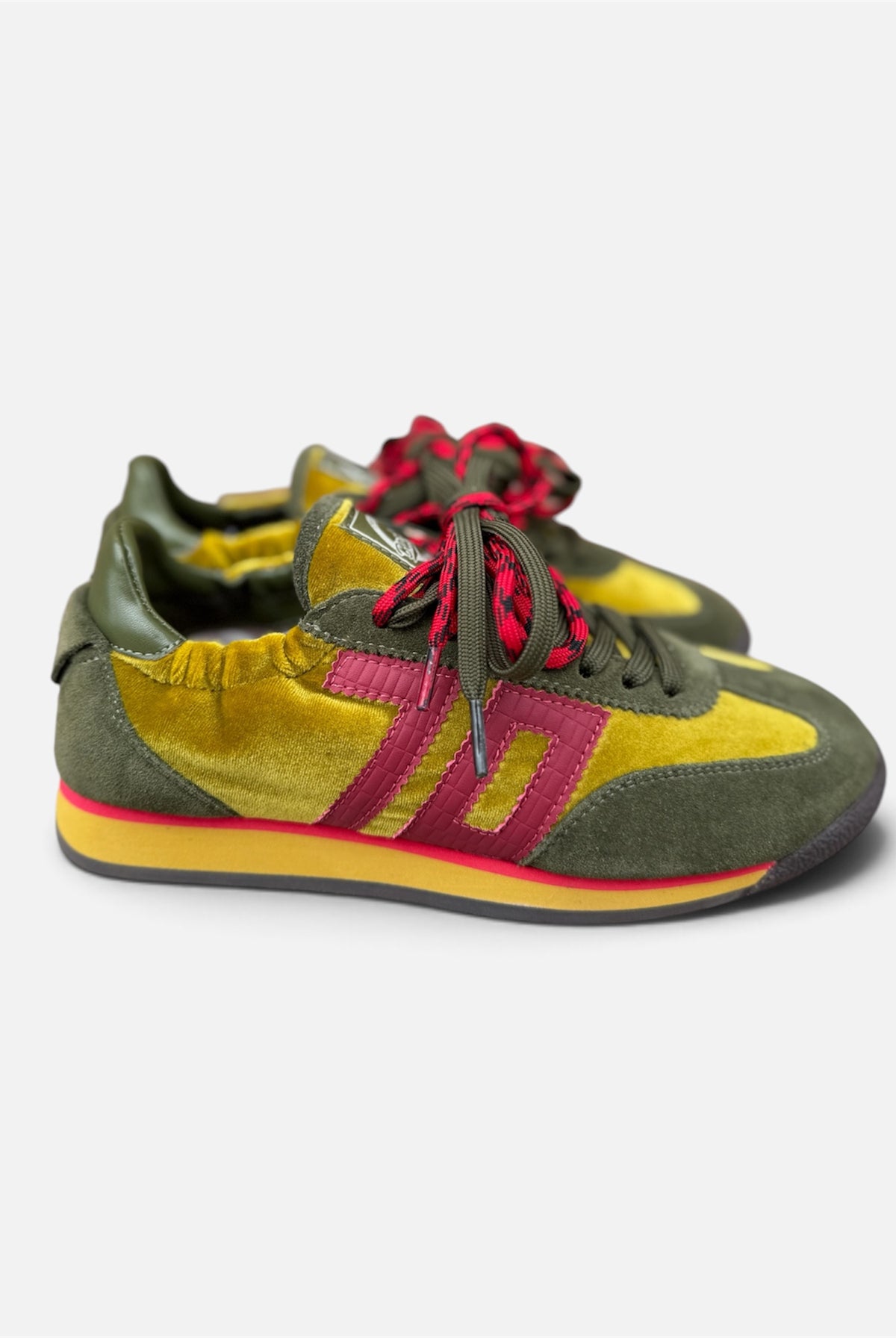 Back 70 Rocket lime green and red suede retro trainers – side pair view