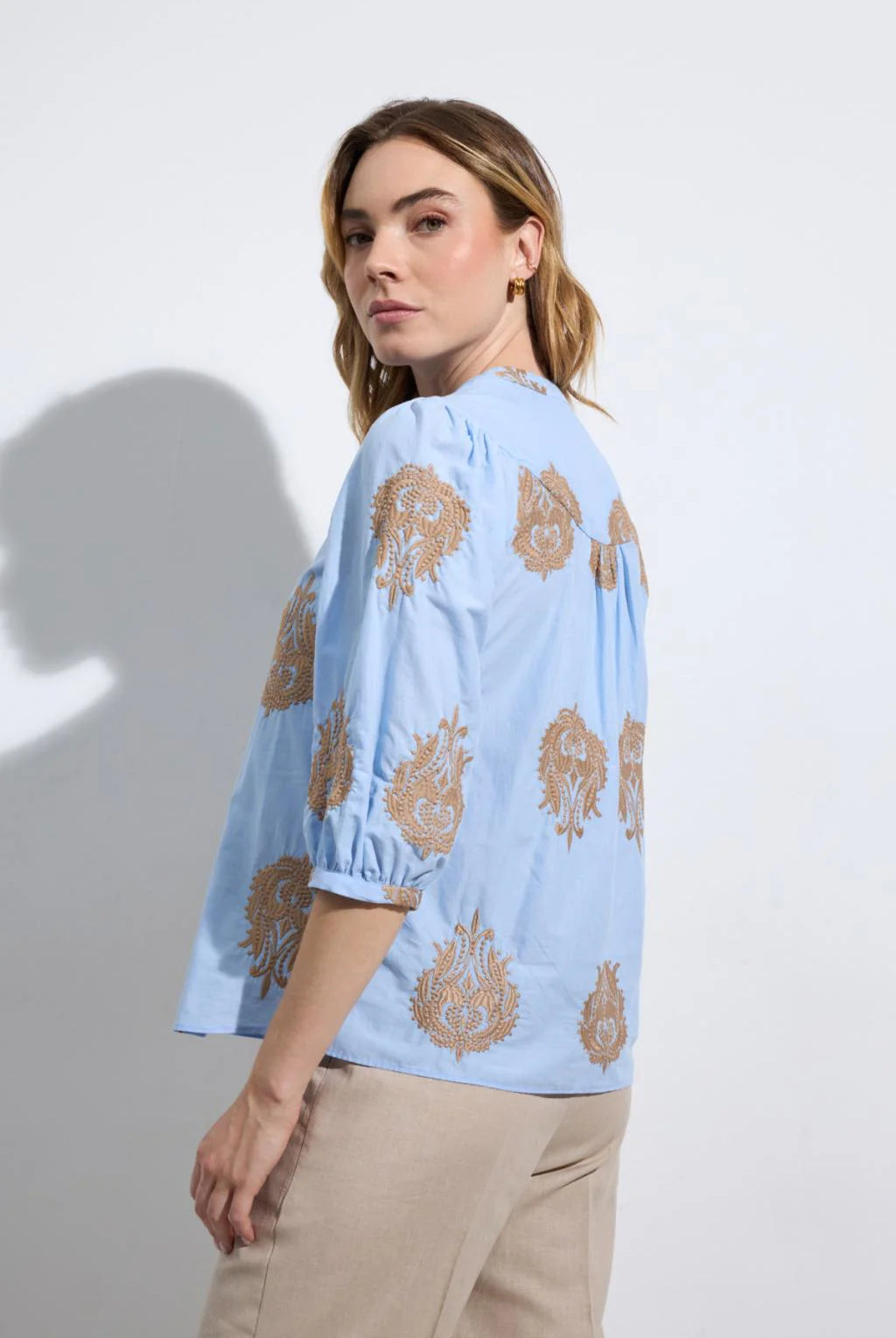 Bariloche Bielsa embroidered blouse back view