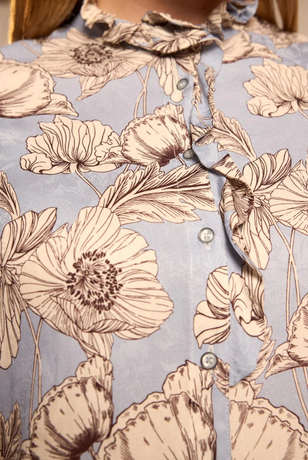 Bariloche Burriana light blue blouse – floral print and button detail