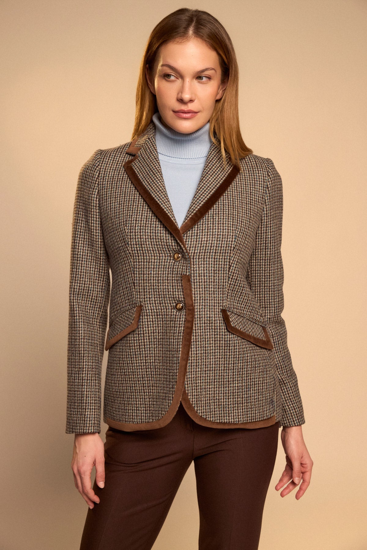 Bariloche Lleida brown check tailored women’s blazer with contrast trim front view