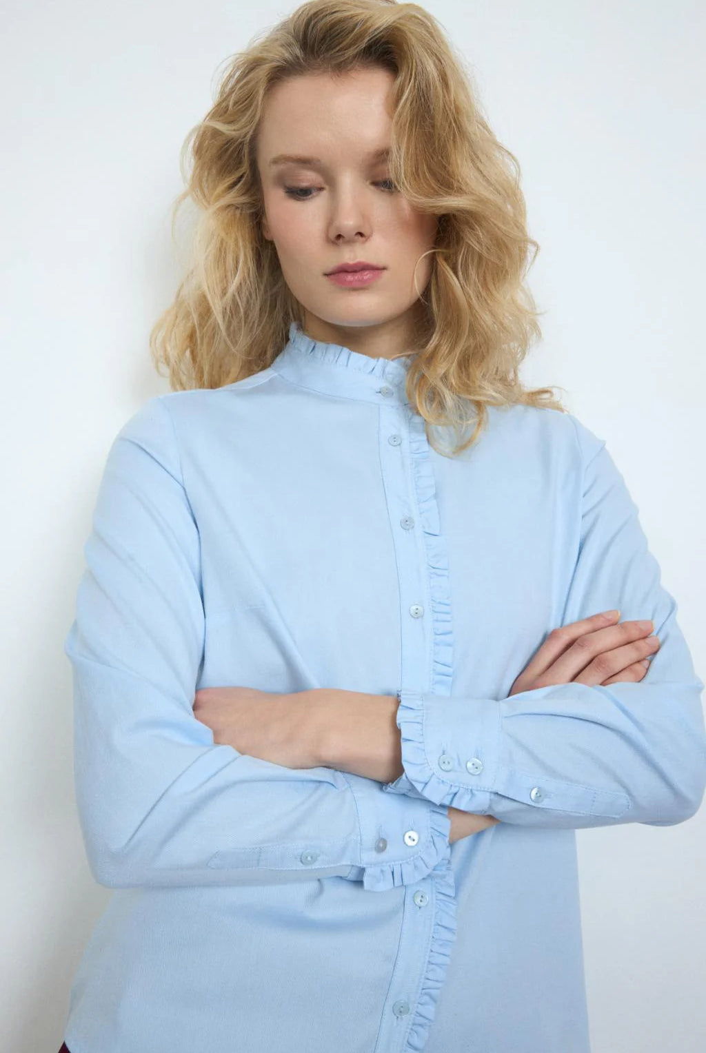 Bariloche Vareia blue poplin work shirt with ruffle collar