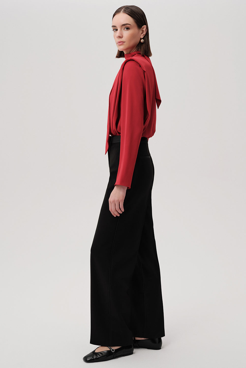 Exquise Ida Tailored Black Trousers – side piped seams