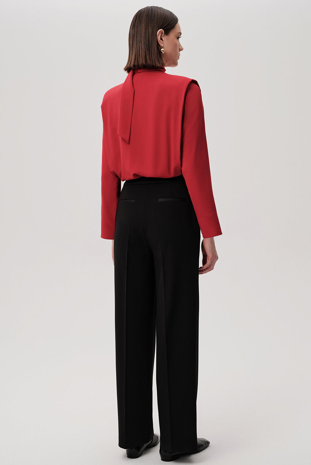 Exquise Ida Black Trousers – full length rear view showing tailored leg