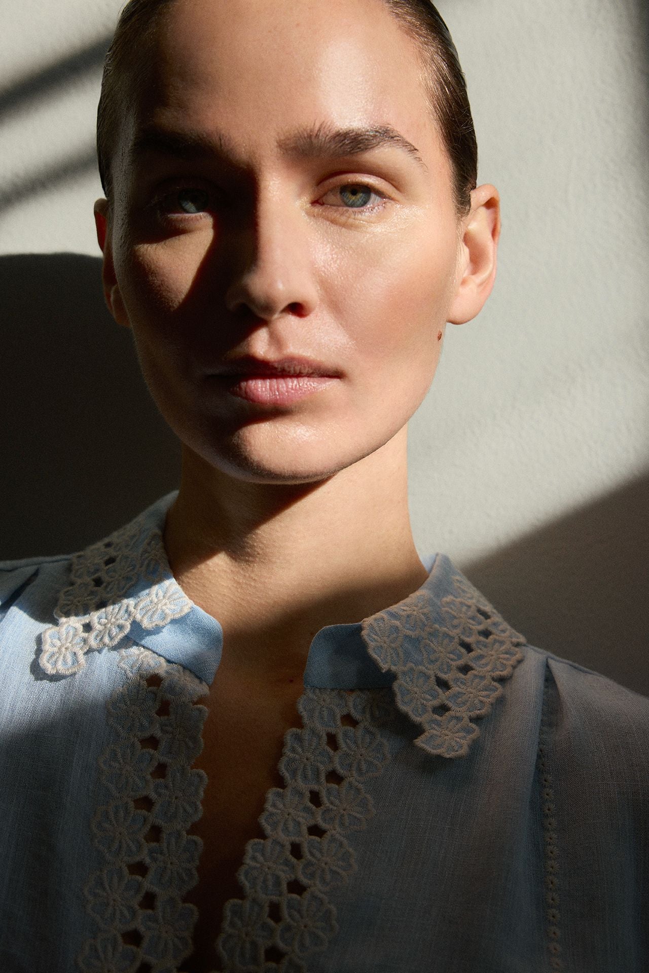 Gustav Lilje Lace Shirt in Blue/Beige