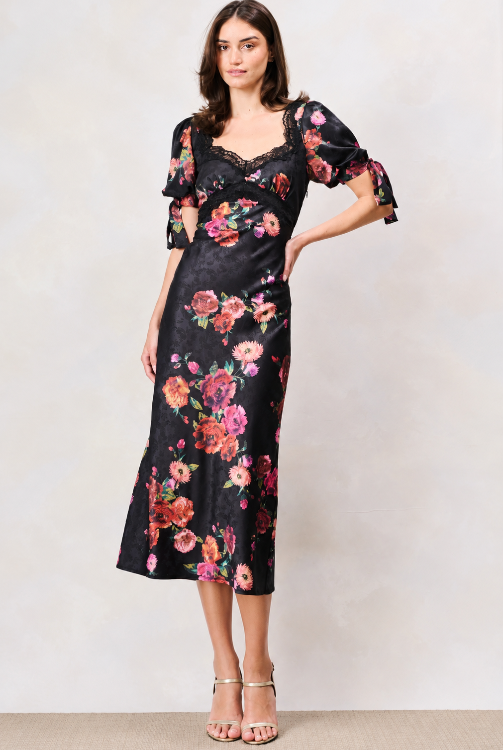 Hope & Ivy Tanya black floral satin midi dress – front model view
