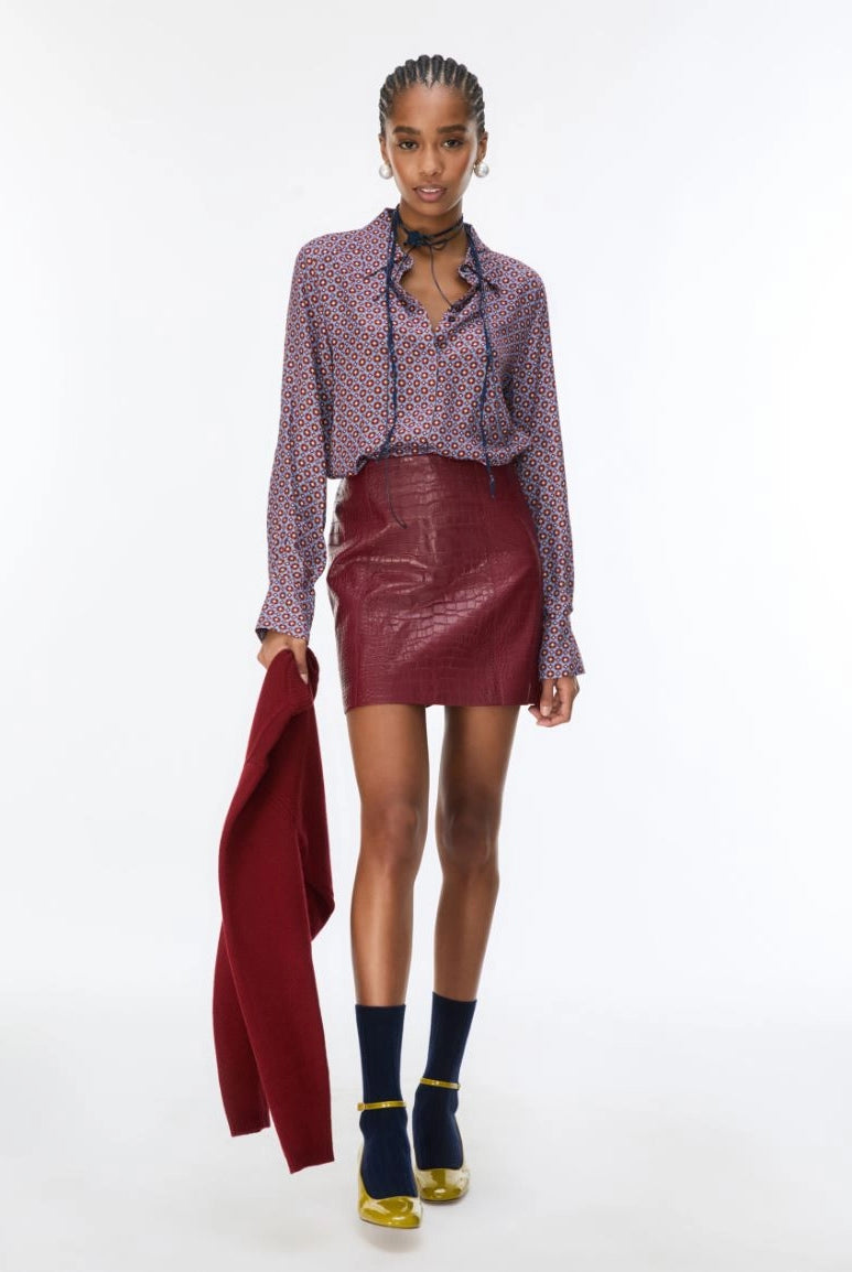 iBlues Iblodissea blue geometric print shirt styled with a burgundy leather skirt
