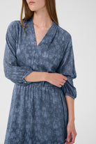 Oui Indigo Dot Print V-Neck Maxi Dress detail of gathered waist and sleeve