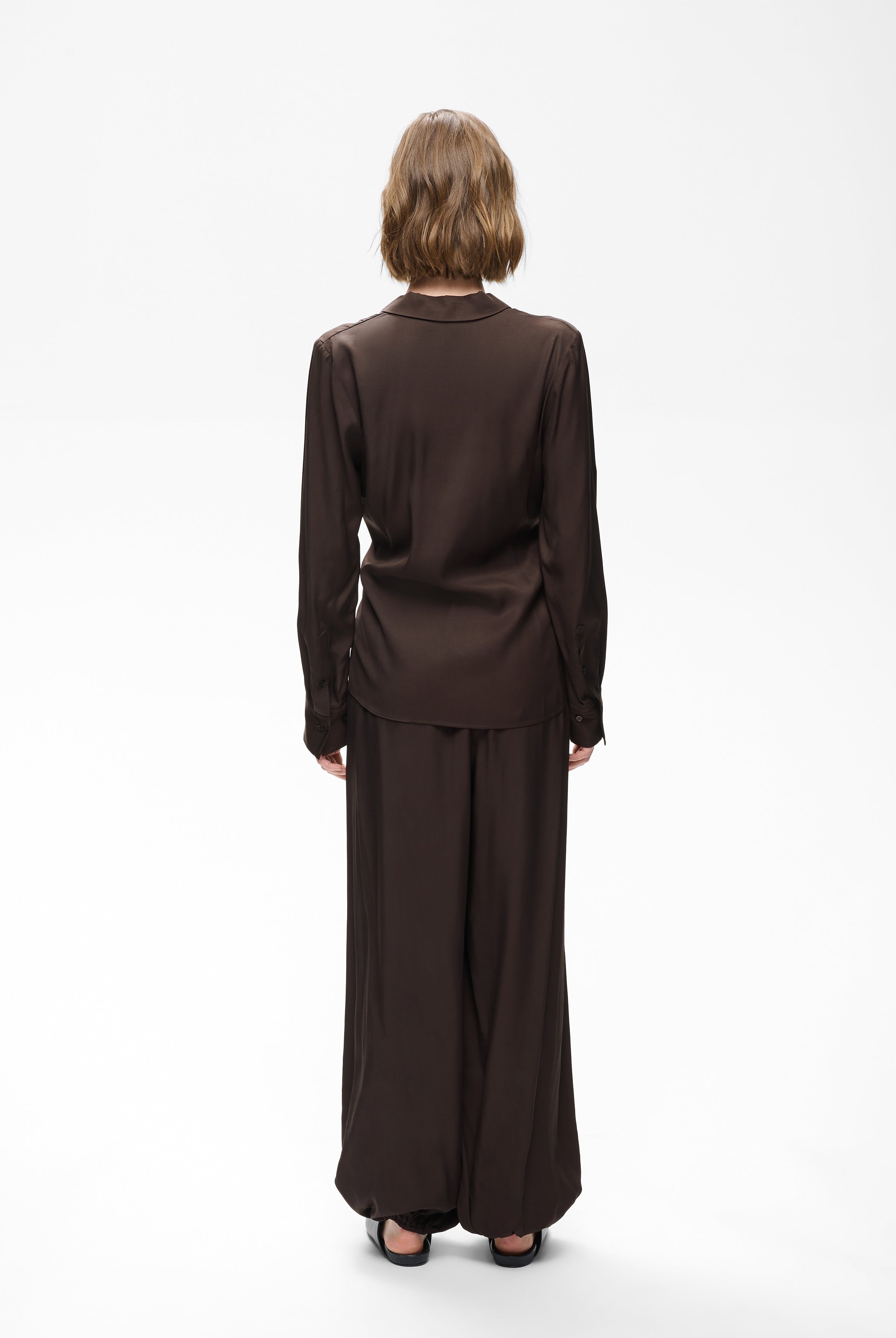 Back view of InWear Meryl balloon hem trousers