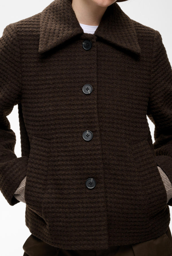 InWear Hendrix brown button-front women’s jacket close-up showing textured finish