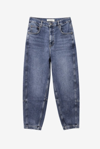 Jane Lushka Nevada blue barrel jeans front denim detail