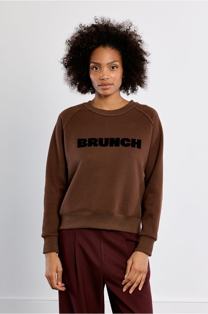MLili Sidonio brown Brunch oversized sweatshirt front view