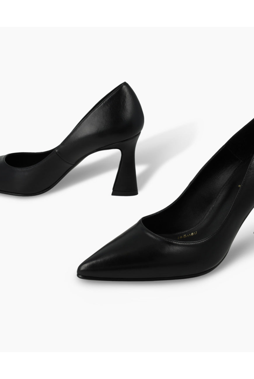 Lodi Roa black leather pointed toe heels shown from a three-quarter angle