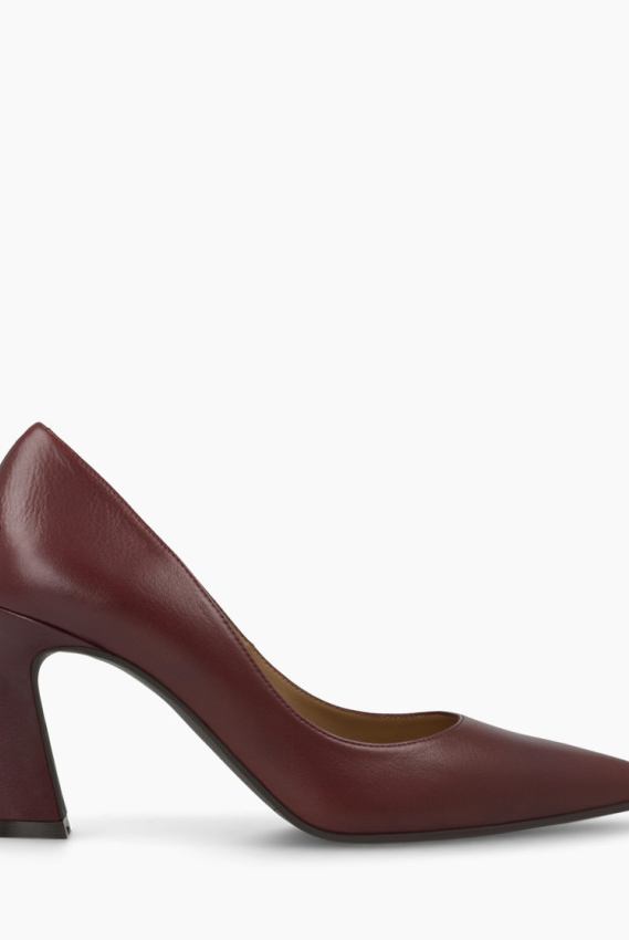 Side view of Lodi Roa burgundy leather pointed toe court shoe