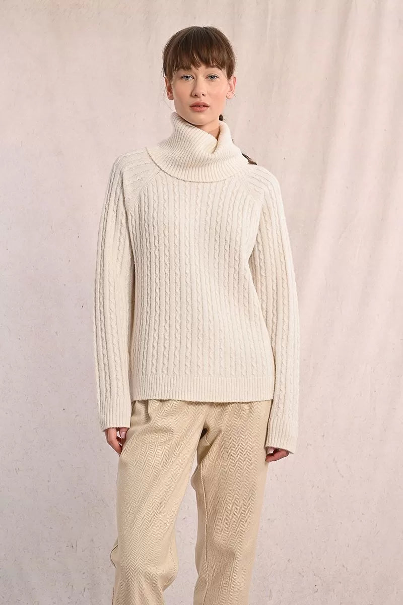 Molly Bracken Soft cream cable knit jumper with relaxed fit and long sleeves