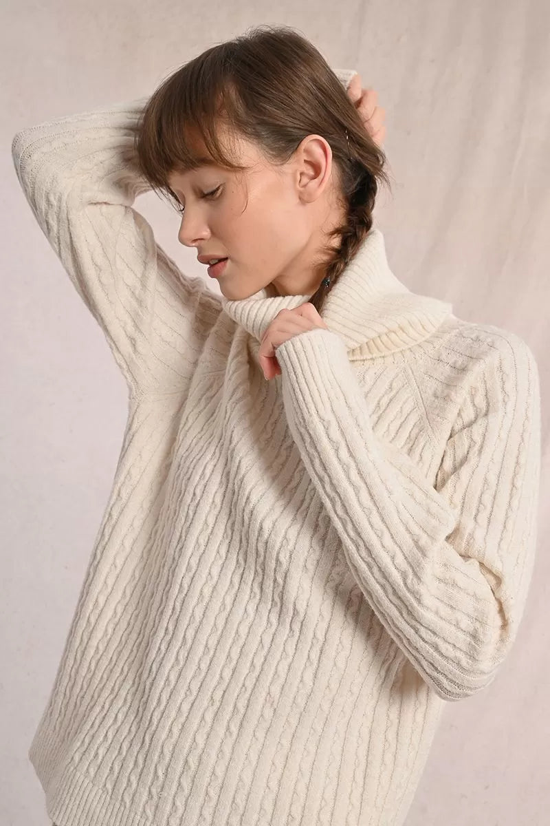 Elegant winter knitwear for women – Molly Bracken cream turtle neck