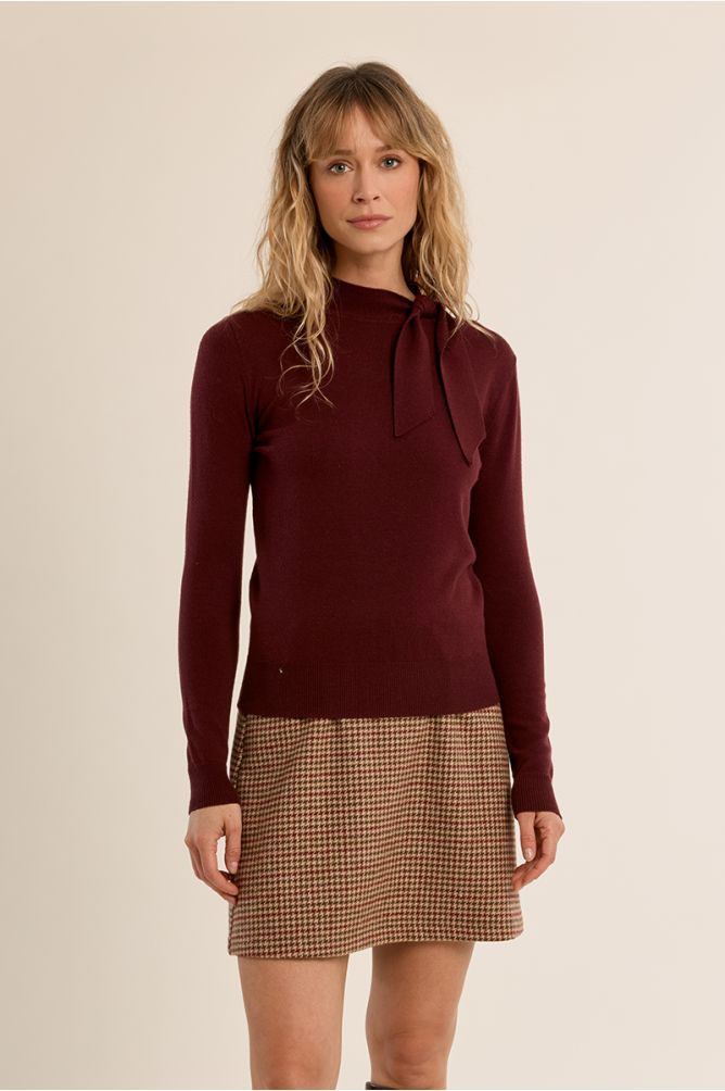 Molly Bracken women’s burgundy fine knit long sleeve jumper front view