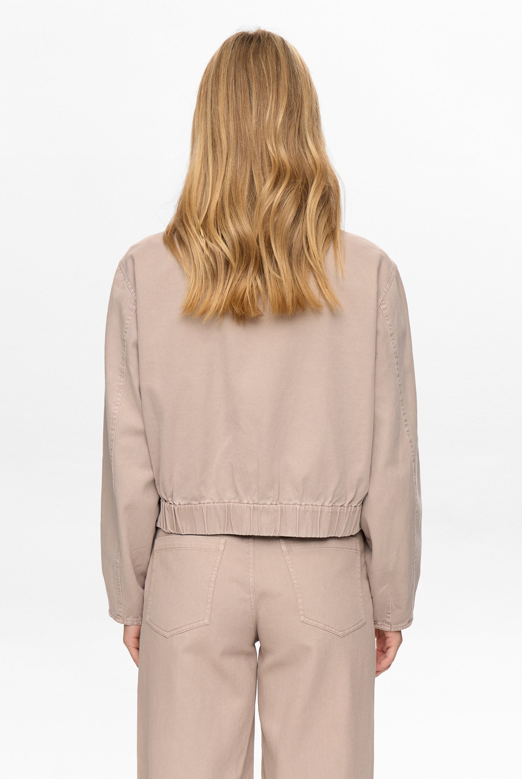 Numph Numariam beige jacket back view relaxed fit