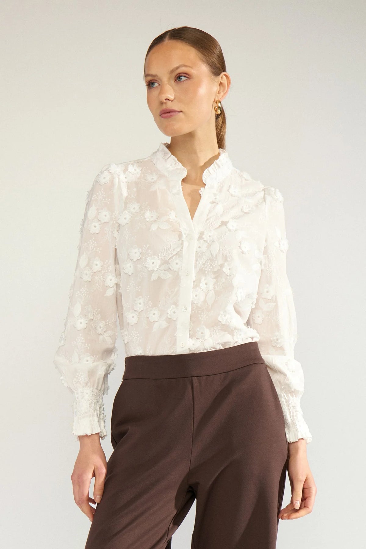 Nümph Nulenea white embroidered cotton blouse with long sleeves – upper body model view