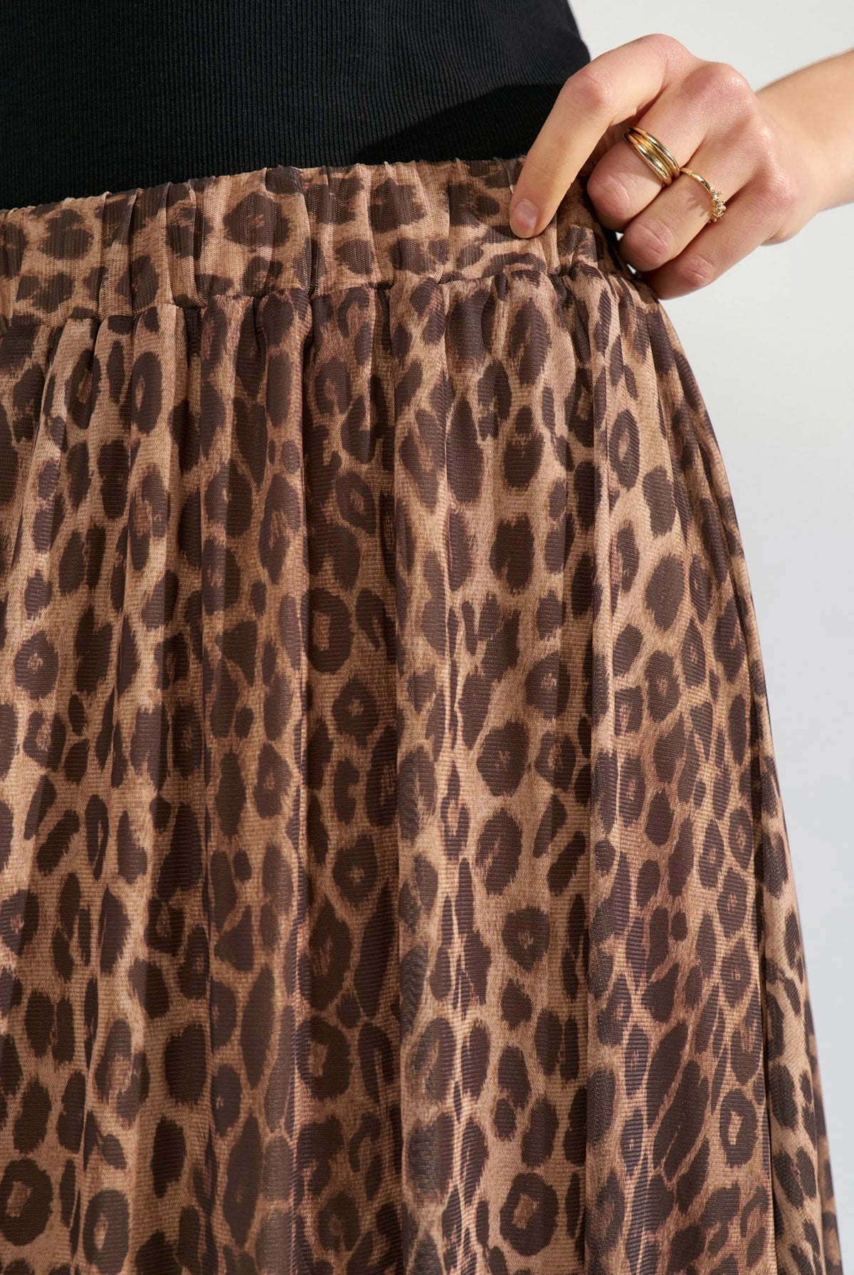 Nümph Nulionis brown leopard print midi skirt with elasticated waist – waist detail