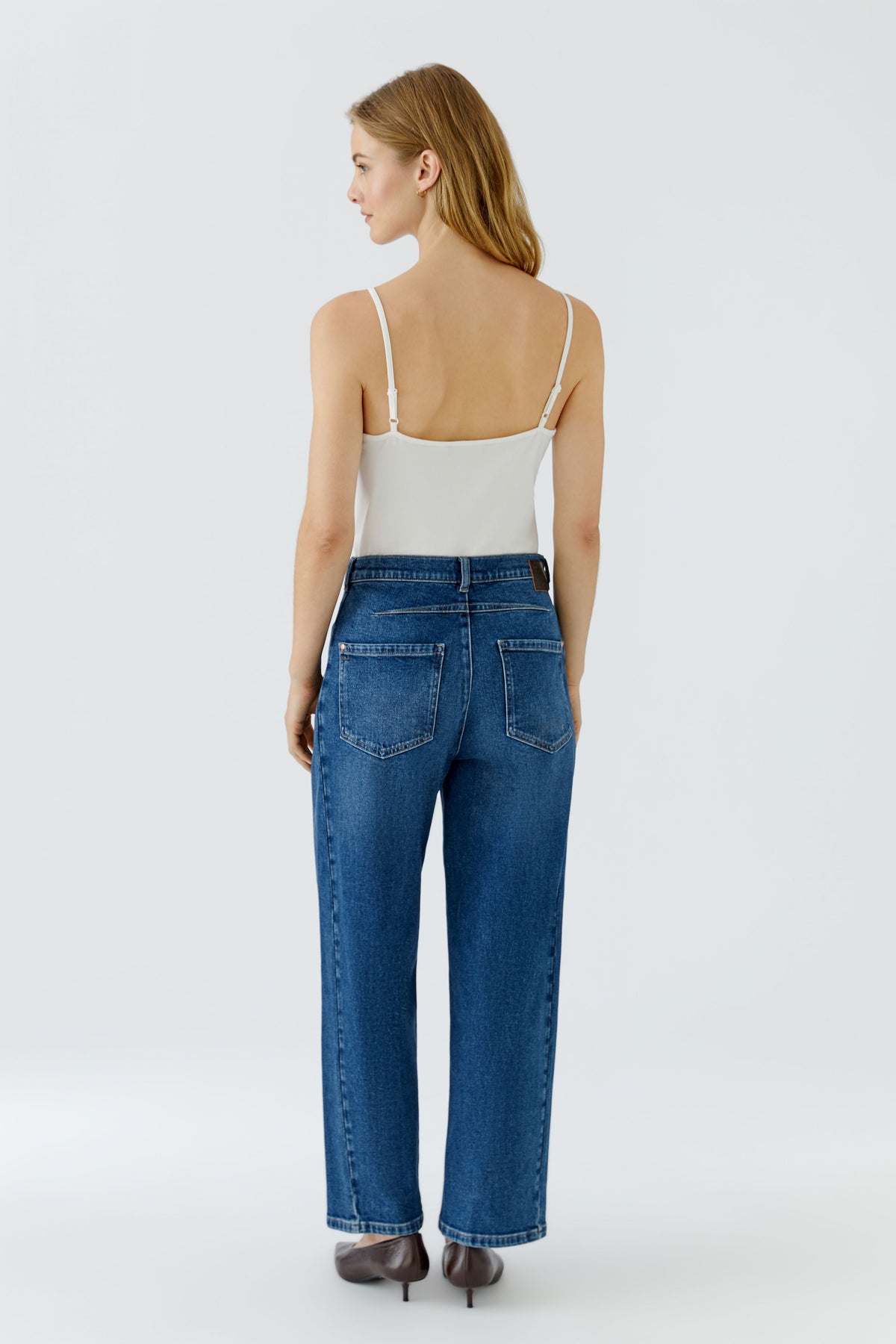 Oui bright blue relaxed fit barrel leg jeans – back model view