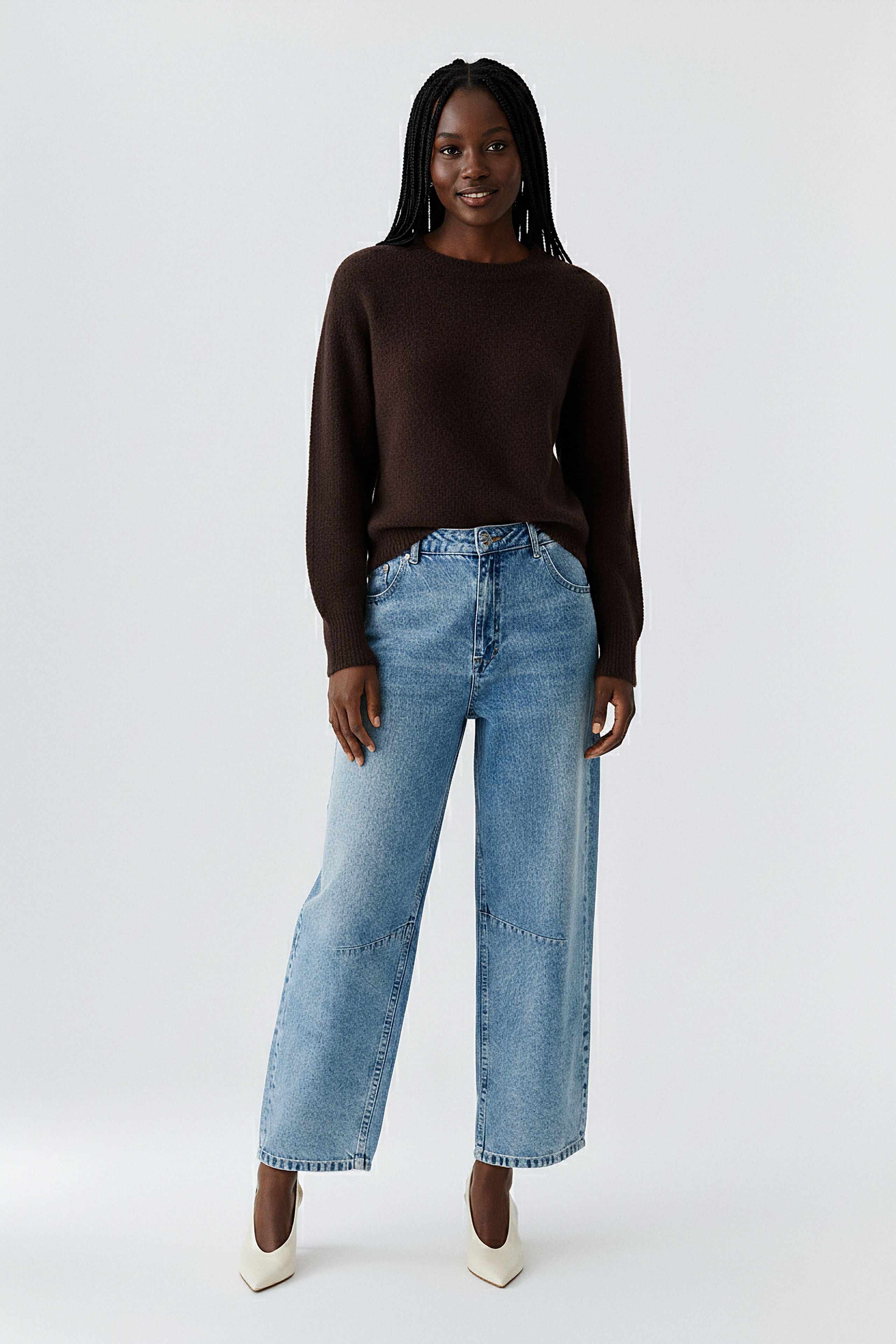 Oui brown fluffy knit jumper front view with round neck and balloon sleeves
