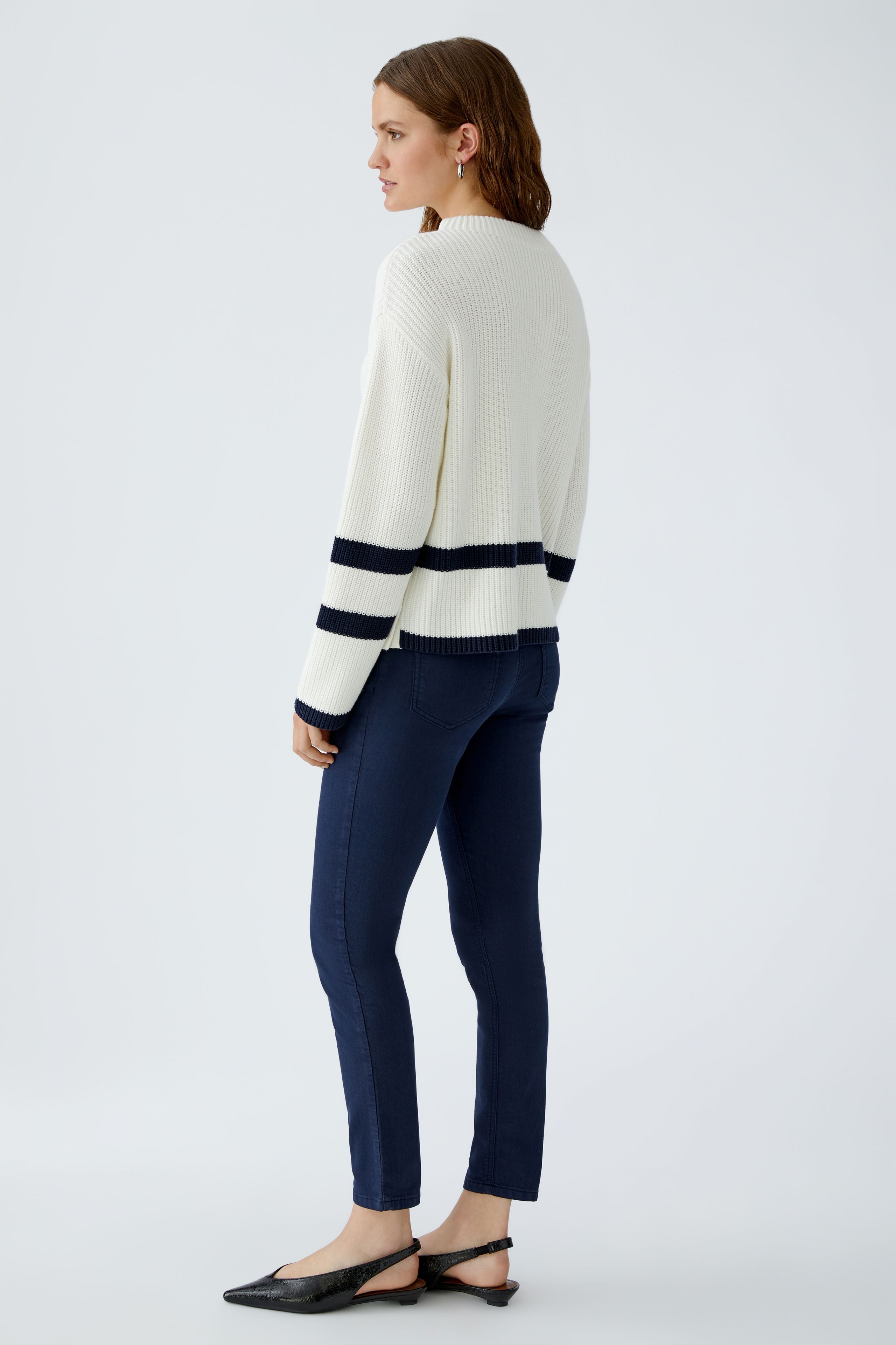 Oui Viniah side view of ribbed jumper showing elasticated hem and stripe detail