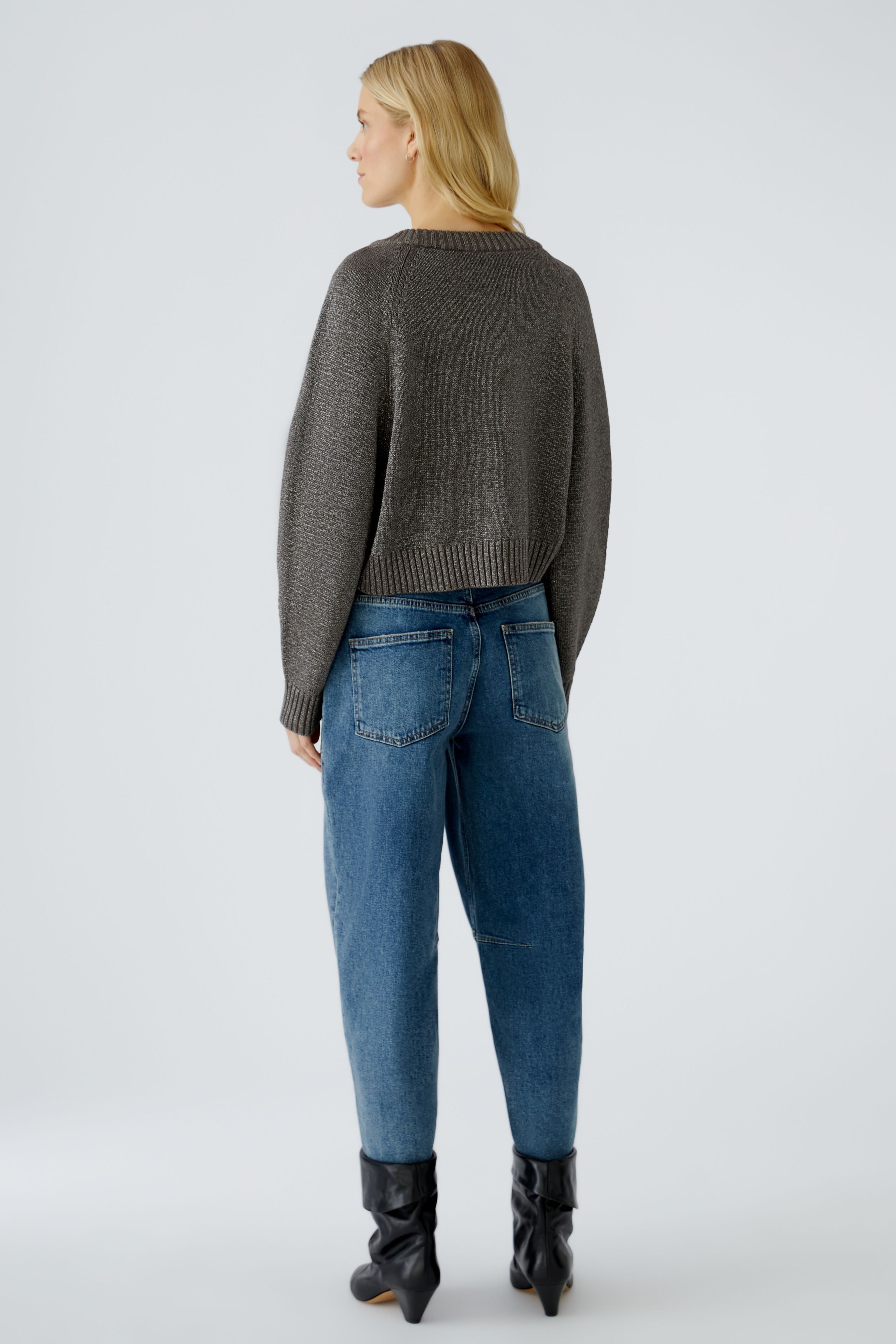 Back view of Oui taupe ribbed scoop jumper with a relaxed Boxy silhouette and raglan sleeves