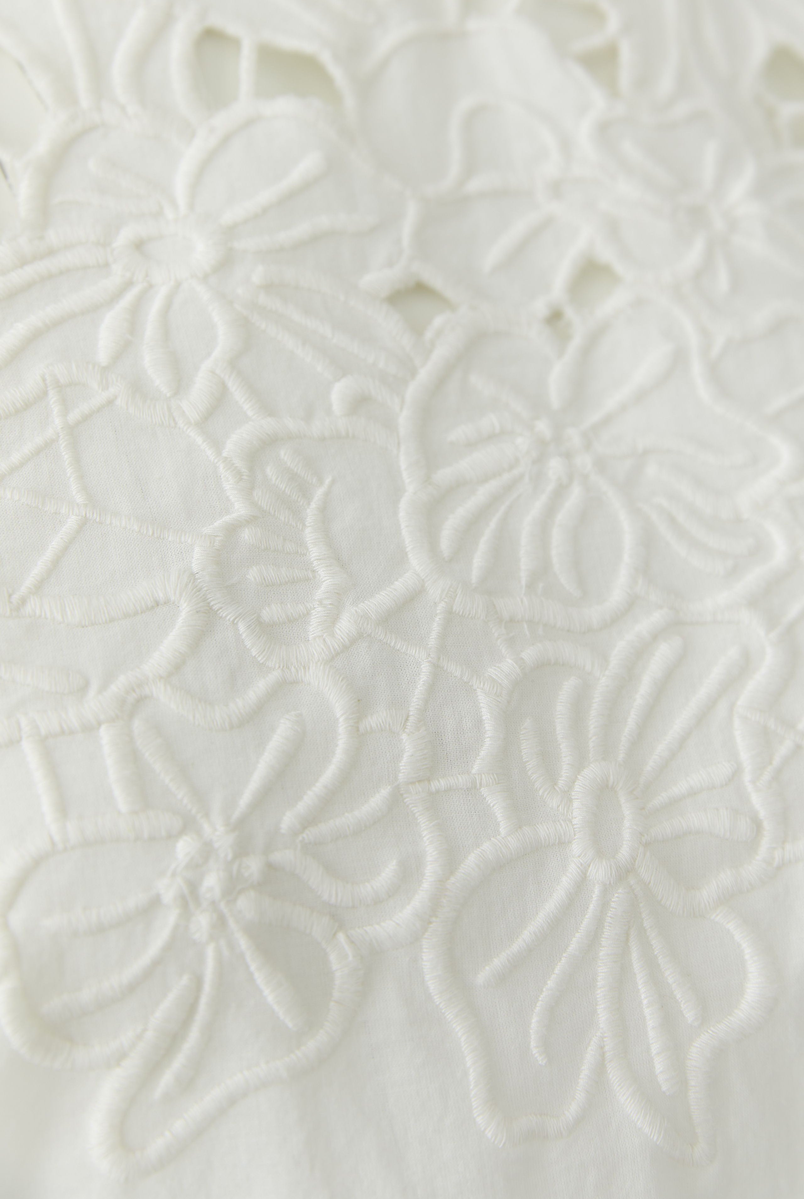 Oui white broderie lace neckline detail women’s blouse close up