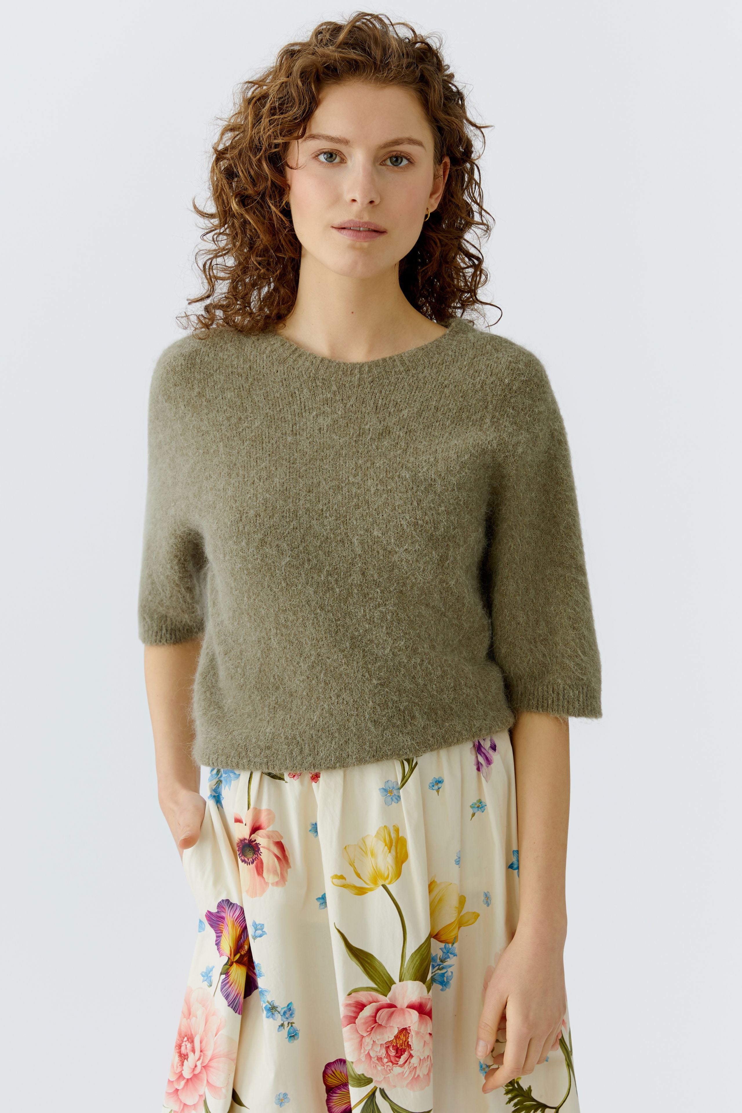 Oui soft knit round neck jumper in olive green – front view