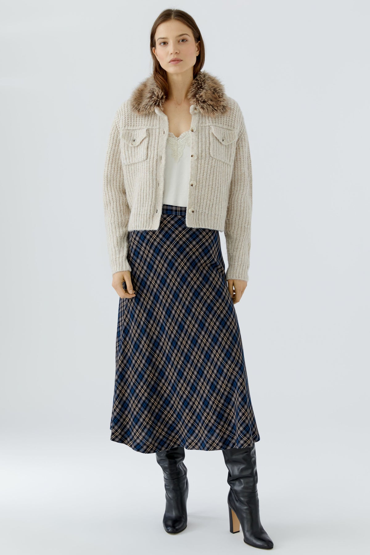 Oui faux fur collar ribbed cardigan styled with checked midi skirt – full model view