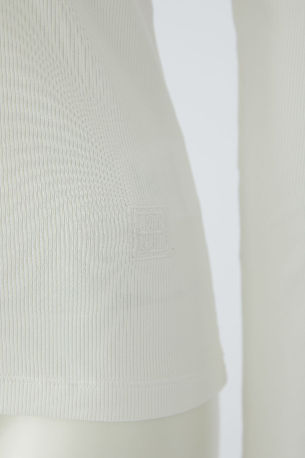 Oui cream ribbed long sleeve top – fine cotton modal fabric close-up