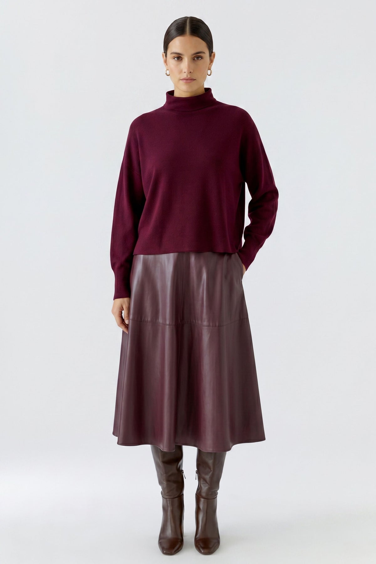 Oui Bramble Berry fine knit turtleneck jumper styled with midi skirt – front view