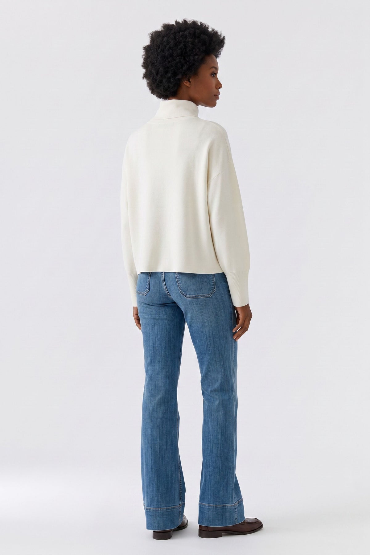 Oui Off White fine knit turtleneck jumper – back model view