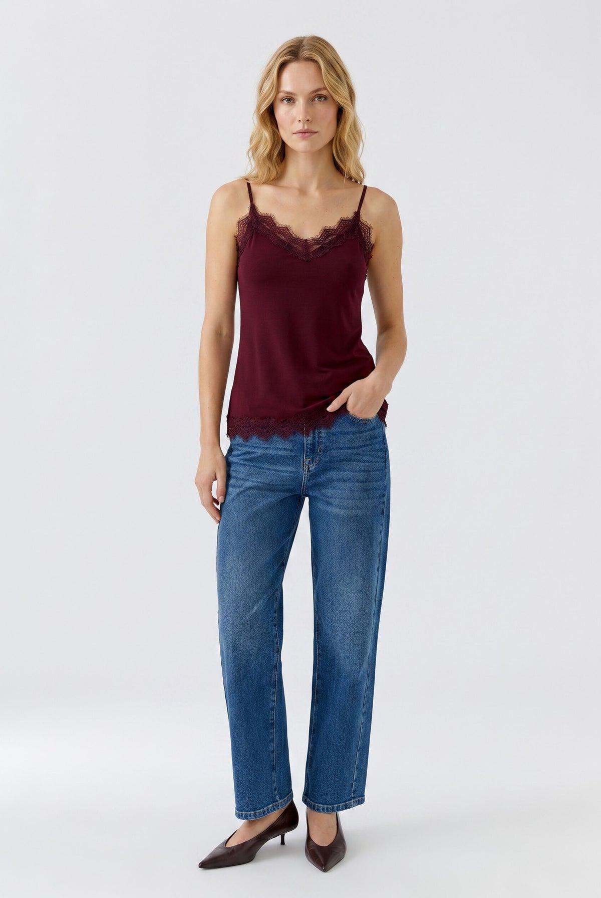 Oui burgundy strappy lace trim cami top – model view