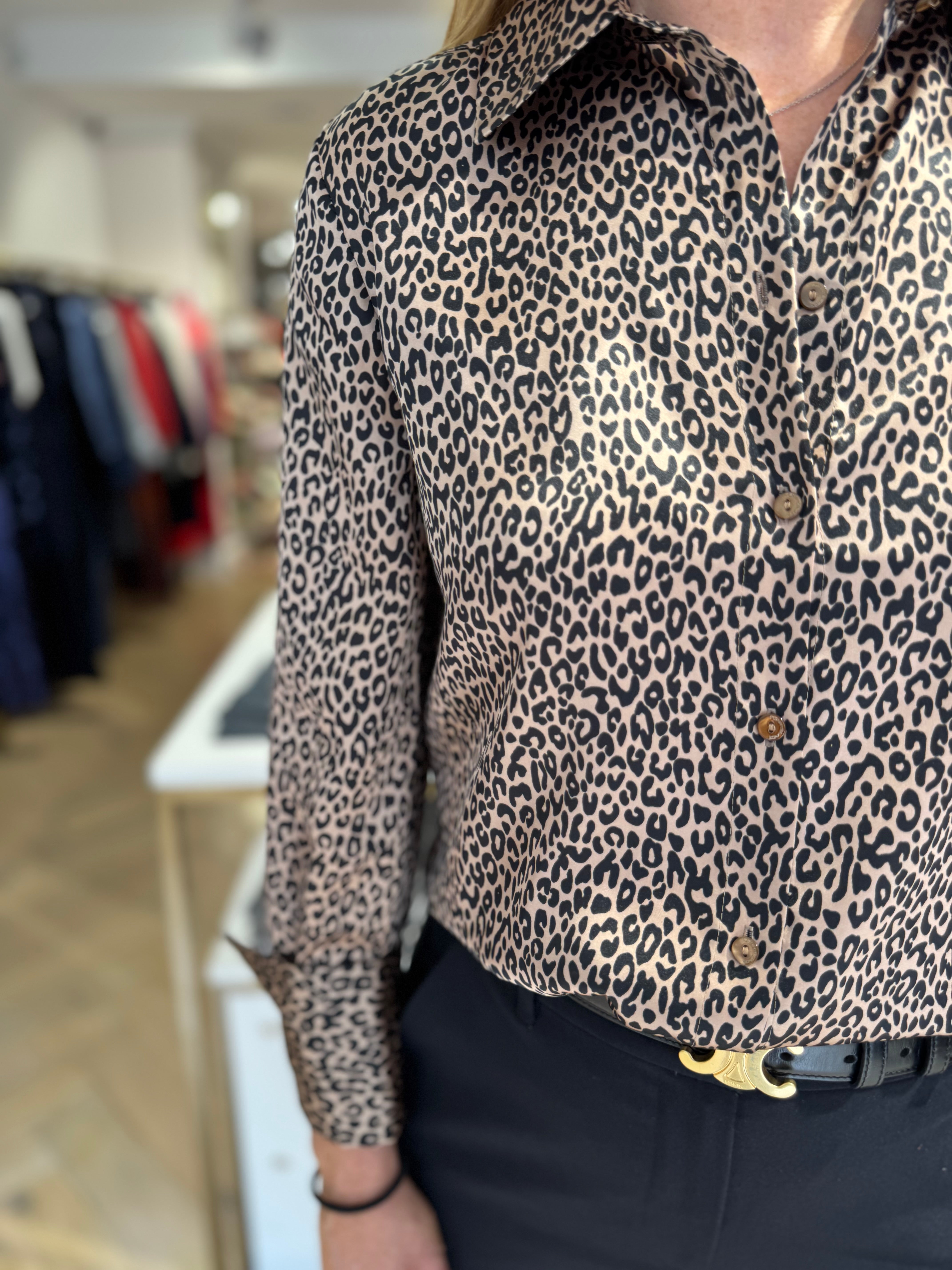 Penny Black Partout leopard blouse – fabric and collar close-up
