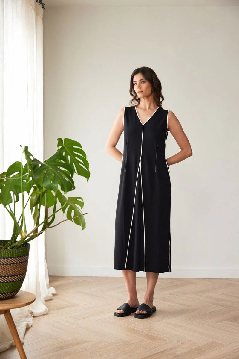 Peruzzi piped detail sleeveless midi day time dress in black front view