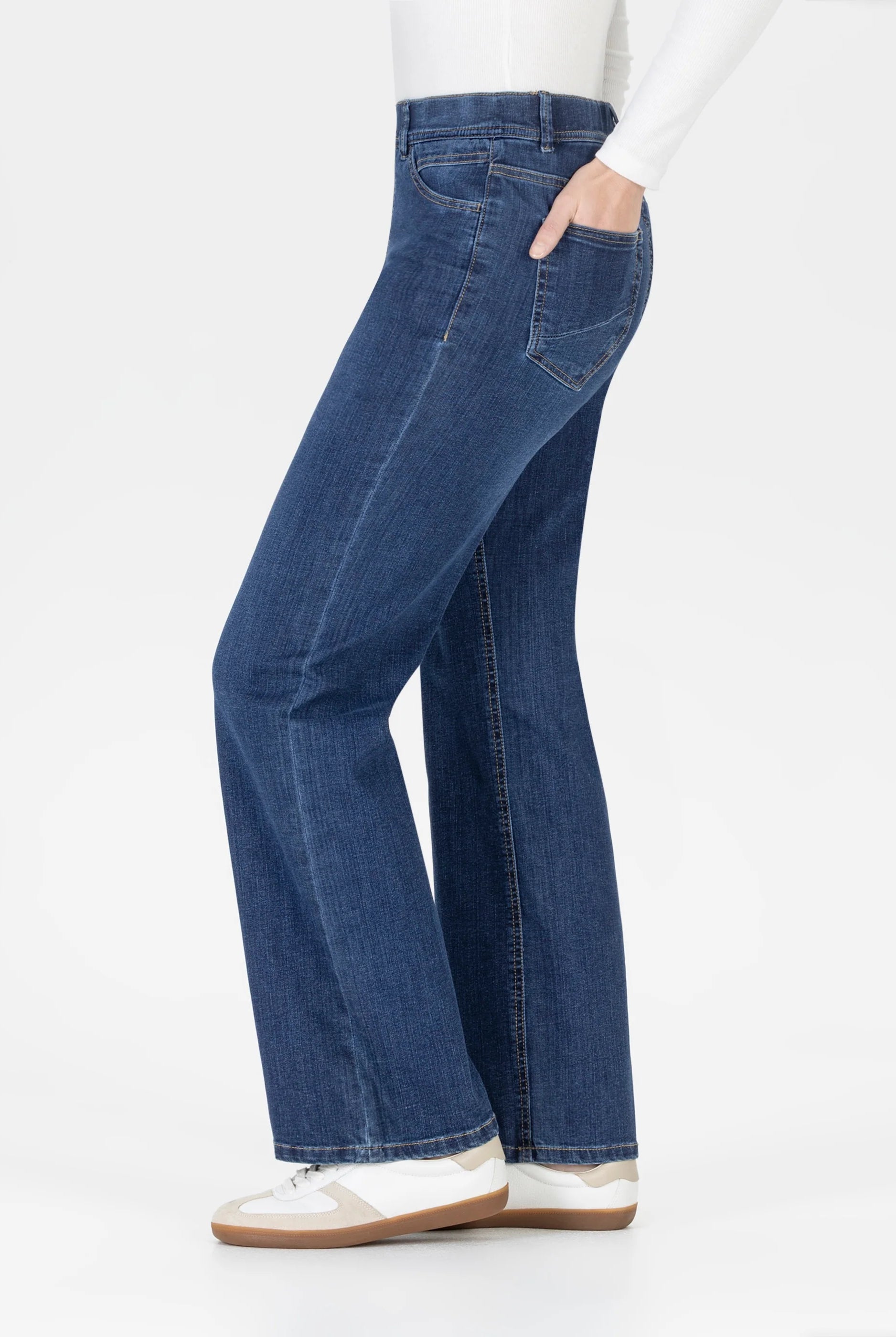 Side view of Stehmann Melli dark wash pull-on flared jeans