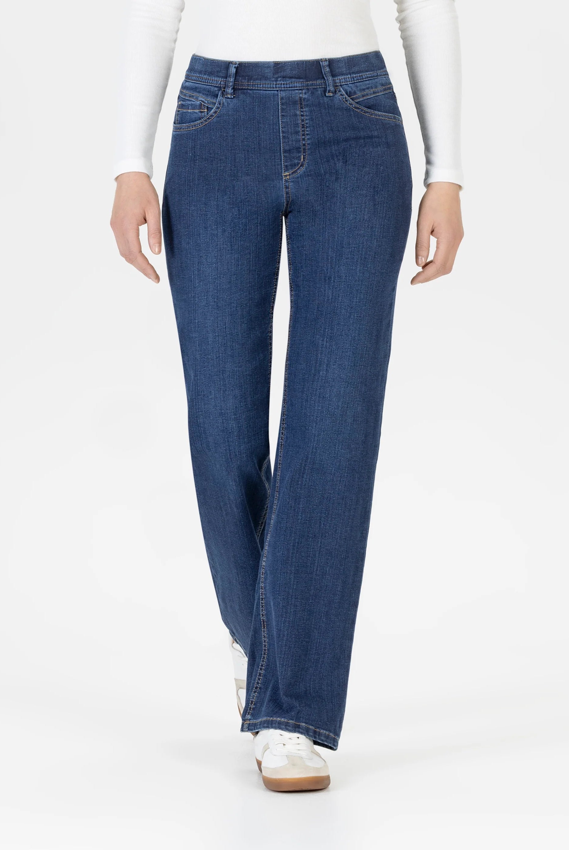 Stehmann Melli dark wash flared stretch jeans front view