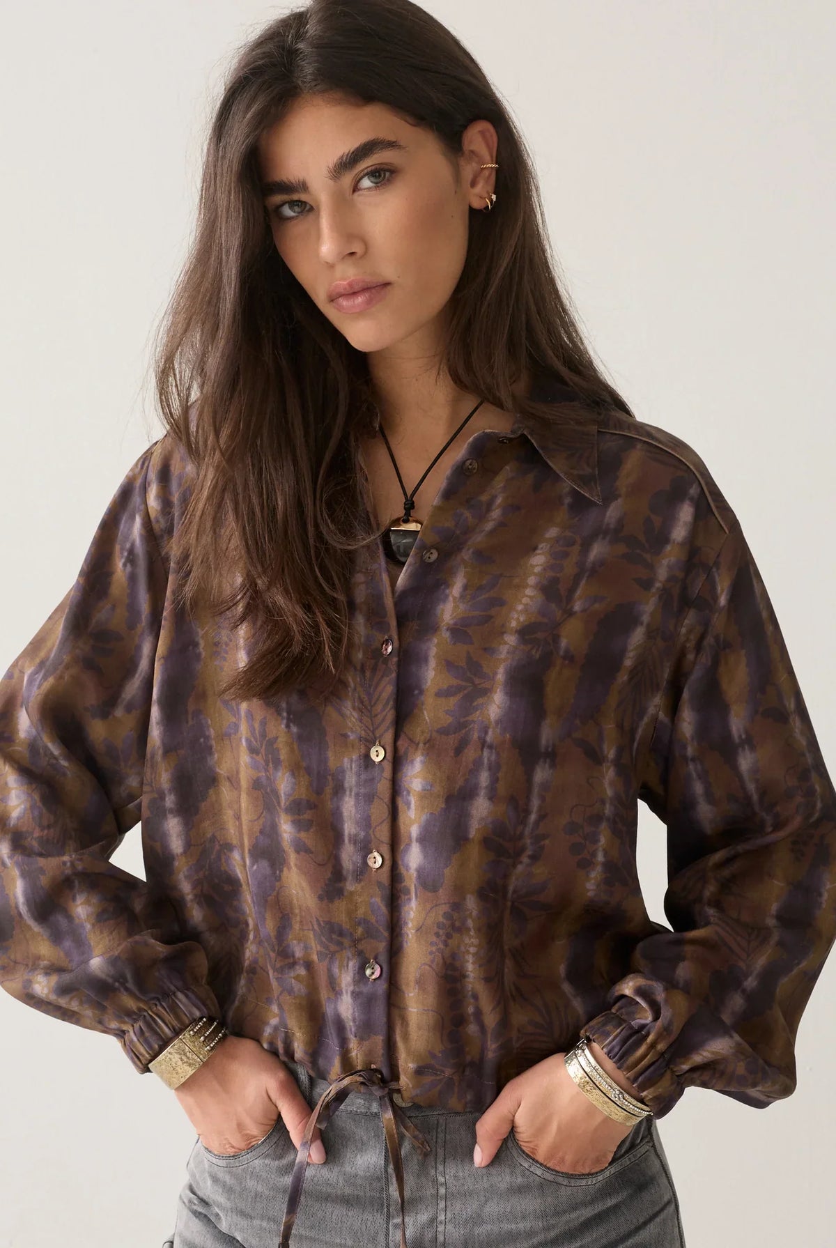 Summum Misty Flower brown floral print cropped blouse with button front – model view