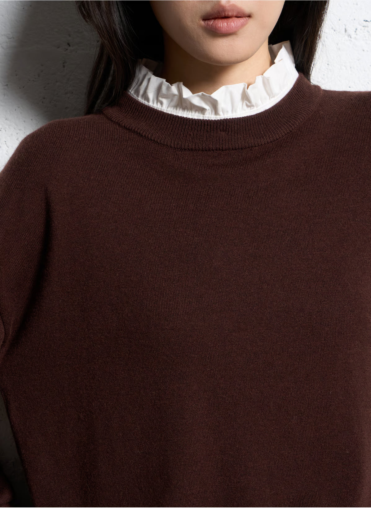 Suncoo Picola knit jumper in prune with crisp white collar