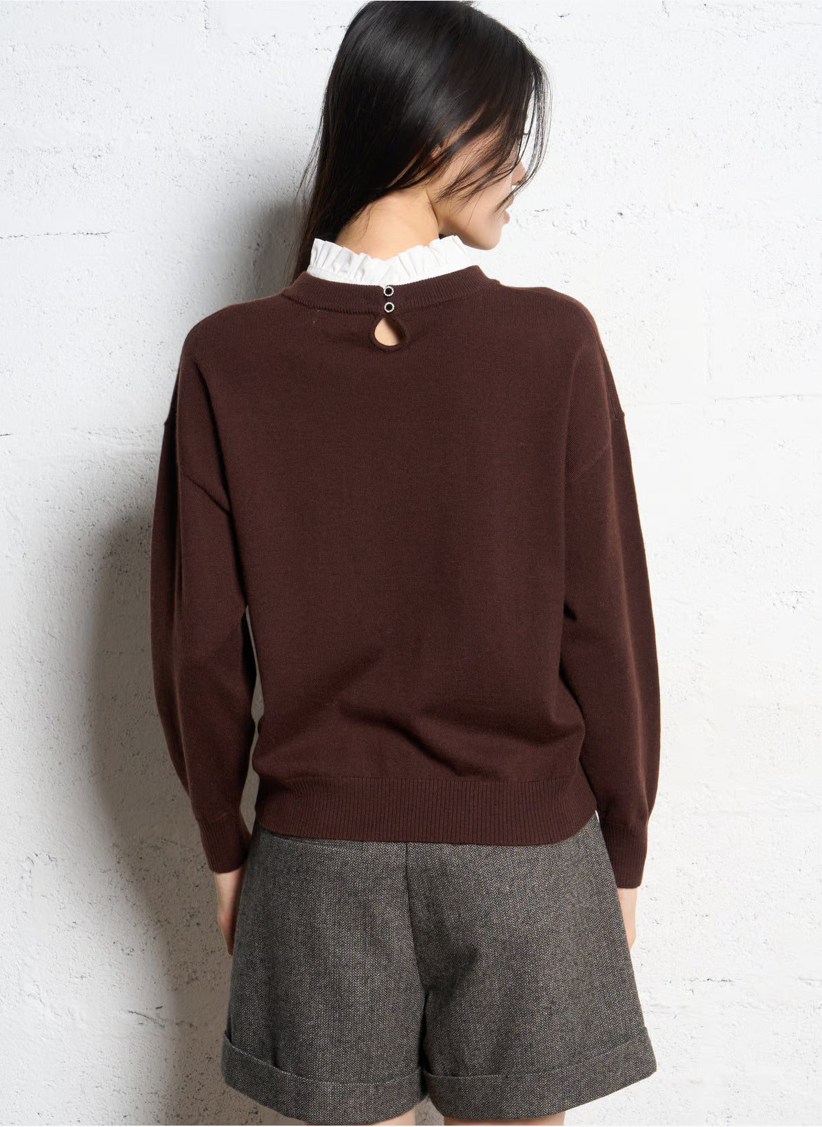 Suncoo soft knit with white collar and back buttons