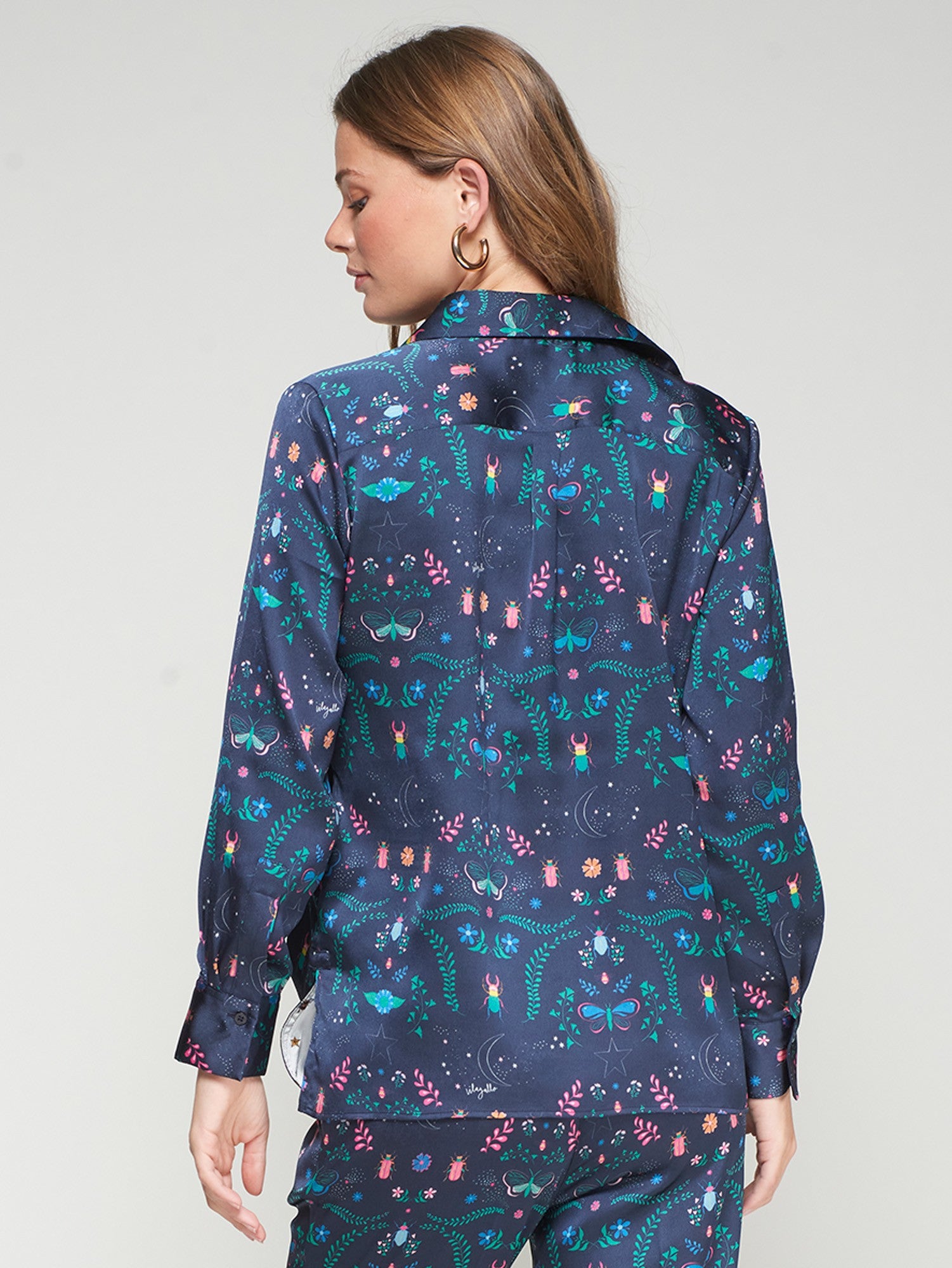 Women’s navy print shirt by Vilagallo with classic collar and button front.