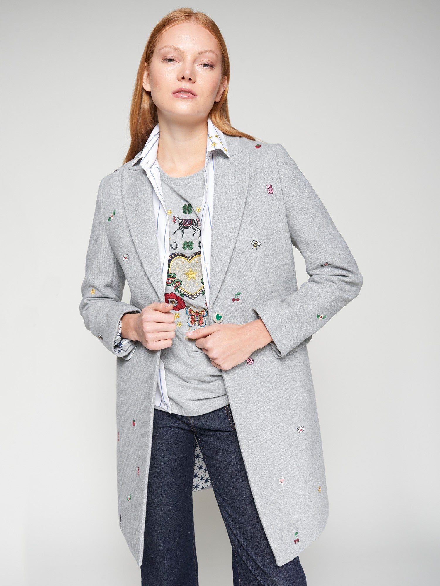 Vilagallo grey coat with printed lining and tailored silhouette And embroidered motifs