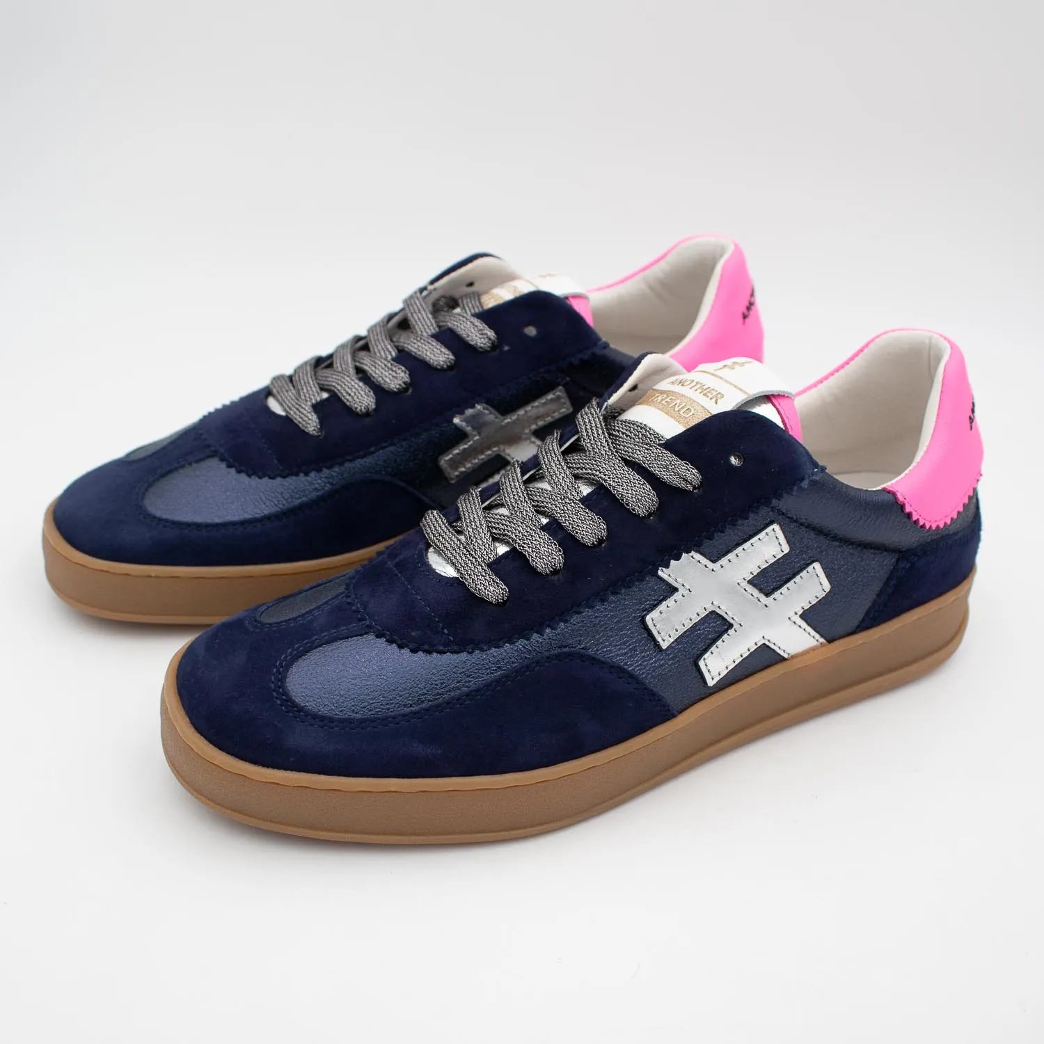 Another Trend Iconic II sporty women’s trainers in deep navy with sparkle laces