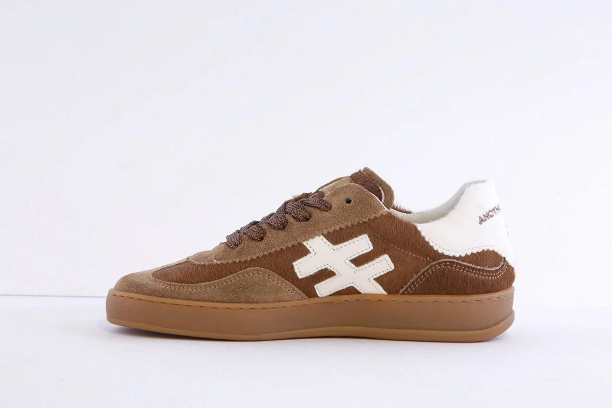 Another Trend Iconic II tan and white suede retro trainers side view